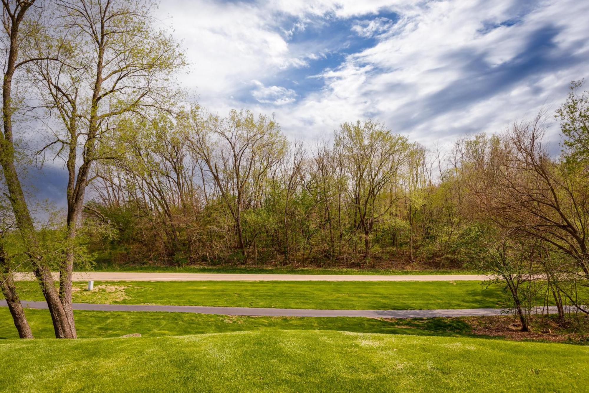 Quiet Home Minutes From Lake Galena & Eagle Ridge Экстерьер фото